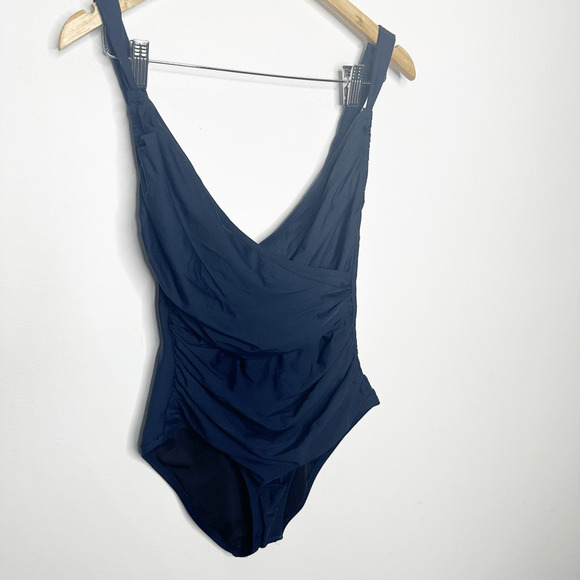 J. CREW Ruched Wrap One Piece Swimsuit Navy blue B6817 womens size 6 - Picture 3 of 8
